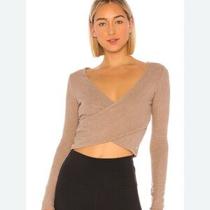 ALO Yoga Amelie cross longsleeve mint green XS